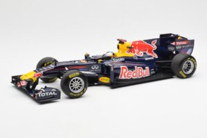 Red Bull Racing Renault RB7 #1 S. Vettel F1 World Champion Showcar 2011 Minichamps 1:18 113110271 Metal