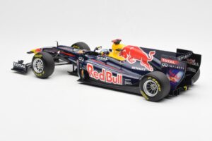 Red Bull Racing Renault RB7 #1 S. Vettel F1 World Champion Showcar 2011 Minichamps 1:18 113110271 Metal - imagen 5 de 6