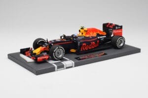 Red Bull RB12 #33 M. Verstappen Spain GP Winner 2016 Minichamps 1:18 117160333 Metal - imagen 2 de 7