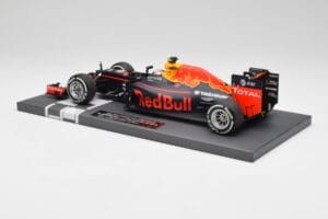 Red Bull RB12 #33 M. Verstappen Spain GP Winner 2016 Minichamps 1:18 117160333 Metal - imagen 5 de 7