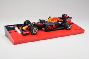 Red Bull RB12 #33 M. Verstappen Spain GP Winner 2016 Minichamps 1:18 147160533 Metal - imagen 2 de 6