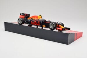 Red Bull RB12 #33 M. Verstappen Spain GP Winner 2016 Minichamps 1:18 147160533 Metal - imagen 4 de 6