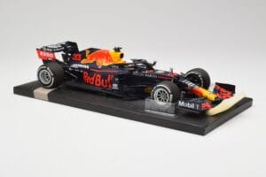 Red Bull RB16 #33 M. Verstappen Abu Dhabi GP Winner 2020 Minichamps 1:18 113201733 Metal - imagen 4 de 6