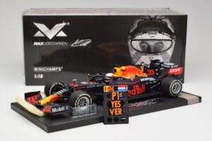 Red Bull RB16 #33 M. Verstappen Abu Dhabi GP Winner 2020 Minichamps 1:18 113201733 Metal - imagen 6 de 6