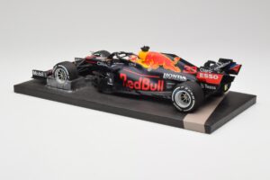 Red Bull RB16B #33 M. Verstappen Dutch GP Winner 2021 Minichamps 1:18 113212533 Metal - imagen 5 de 7