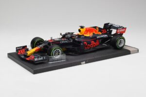 Red Bull RB16B #33 M. Verstappen Emilia Romagna GP Winner 2021 Minichamps 1:18 113210233T Metal - imagen 2 de 6