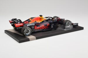 Red Bull RB16B #33 M. Verstappen Styrian & Austrian GP Winner 2021 Minichamps 1:18 113210933 Metal - imagen 3 de 6
