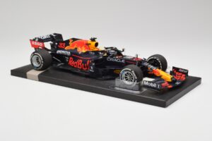 Red Bull RB16B #33 M. Verstappen Styrian & Austrian GP Winner 2021 Minichamps 1:18 113210933 Metal - imagen 4 de 6