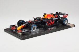 Red Bull RB16B #33 M. Verstappen Belgian GP 2021 Winner Minichamps 1:18 113211333 Resina - imagen 2 de 7