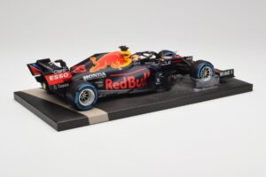 Red Bull RB16B #33 M. Verstappen Belgian GP 2021 Winner Minichamps 1:18 113211333 Resina - imagen 3 de 7