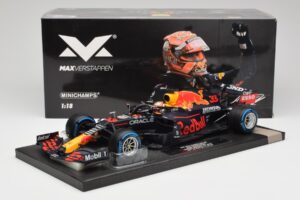 Red Bull RB16B #33 M. Verstappen Belgian GP 2021 Winner Minichamps 1:18 113211333 Resina - imagen 6 de 7