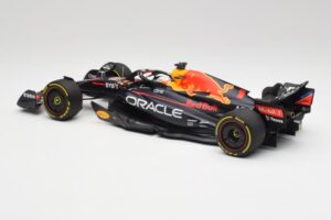 Red Bull RB18 #1 M. Verstappen France GP Winner 2022 Minichamps 1:18 110221201 Metal - imagen 5 de 7