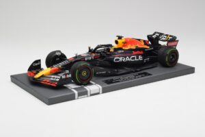 Red Bull RB18 #1 M. Verstappen Japan GP Winner No Figure 2022 Minichamps 1:18 113221801B Metal - imagen 2 de 7