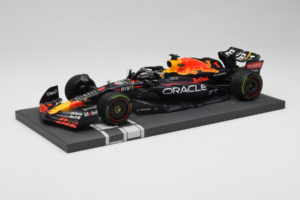 Red Bull Racing RB18 #1 M. Verstappen Japan GP Winner 2022 Minichamps 1:18 113221801FB-R1 Metal - imagen 2 de 8
