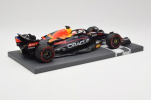 Red Bull RB18 Oracle #1 M. Verstappen Dutch GP 2022 Winner Minichamps 1:18 113221501 Resina - imagen 3 de 7