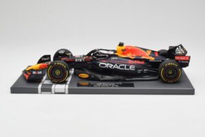 Red Bull RB18 Oracle #1 M. Verstappen US GP 2022 Winner Minichamps 1:18 113221901 Resina