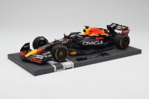 Red Bull RB18 Oracle #1 M. Verstappen US GP 2022 Winner Minichamps 1:18 113221901 Resina - imagen 2 de 7