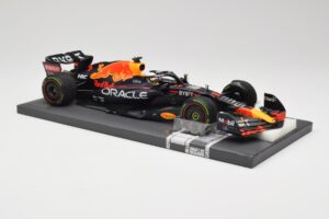 Red Bull RB18 #1 M. Verstappen Emilia Romagna GP 2022 Winner Minichamps 1:18 113220401 Resina - imagen 4 de 7
