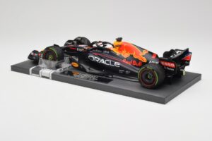 Red Bull RB18 #1 M. Verstappen Emilia Romagna GP 2022 Winner Minichamps 1:18 113220401 Resina - imagen 5 de 7