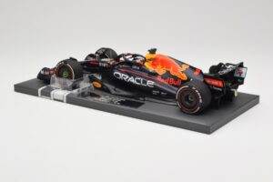 Red Bull RB18 #1 M. Verstappen Miami GP 2022 Winner Minichamps 1:18 113220301 Resina - imagen 5 de 7