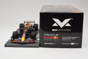 Red Bull RB19 Oracle #1 M. Verstappen Australian GP 2023 Winner Minichamps 1:18 113230301 Resina - imagen 6 de 7