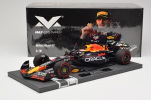 Red Bull RB19 Oracle #1 M. Verstappen Australian GP 2023 Winner Minichamps 1:18 113230301 Resina - imagen 7 de 7