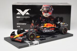 Red Bull RB19 Oracle #1 M. Verstappen Bahrain GP 2023 Winner Minichamps 1:18 113230201 Resina - imagen 7 de 7