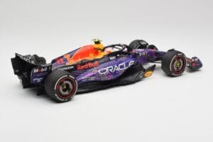 Red Bull RB19 #11 S. Perez Las Vegas GP 3rd 2023 Minichamps 1:18 110232211 Metal - imagen 2 de 6