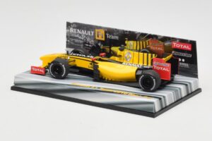 Renault R30 #11 R. Kubica Race Car 2010 Minichamps 1:43 403100081 Metal - imagen 3 de 6