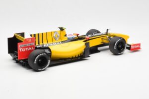 Renault F1 Team R30 #11 V. Petrov Showcar F1 2010 Minichamps 1:18 150100082 Metal - imagen 2 de 6