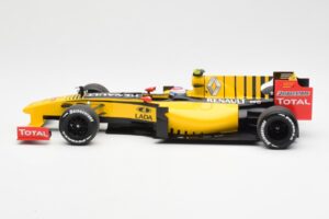 Renault F1 Team R30 #11 V. Petrov Showcar F1 2010 Minichamps 1:18 150100082 Metal - imagen 3 de 6