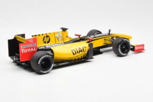 Renault R30 R. Kubica / V. Petrov F1 Showcar 2010 Minichamps 1:18 7711428831 Metal - imagen 2 de 6
