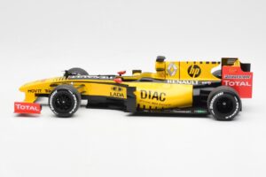 Renault R30 R. Kubica / V. Petrov F1 Showcar 2010 Minichamps 1:18 7711428831 Metal - imagen 3 de 6