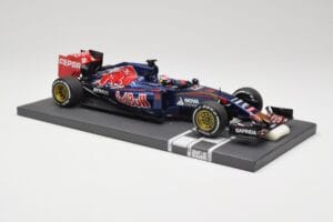 Scuderia Toro Rosso STR10 Renault #33 M. Verstappen Australian GP 2015 Minichamps 1:18 117150033 Resina - imagen 4 de 7
