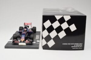 Scuderia Toro Rosso STR10 Renault #33 M. Verstappen Australian GP 2015 Minichamps 1:18 117150033 Resina - imagen 6 de 7