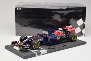 Scuderia Toro Rosso STR10 Renault #33 M. Verstappen Australian GP 2015 Minichamps 1:18 117150033 Resina - imagen 7 de 7