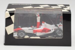 Toyota TF105 #16 J. Trulli Malaysia GP Podium 2005 Minichamps 1:43 400050116 Metal - imagen 4 de 4