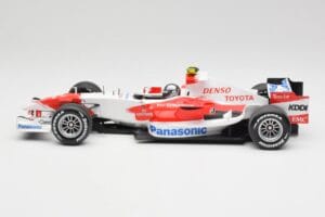 Toyota TF107 #12 J. Trulli F1 Launch Livery 2007 Minichamps 1:18 AM601321 Metal - imagen 3 de 6
