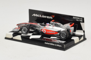 Vodafone McLaren Mercedes MP4-25 J. Button F1 Showcar 2010 Minichamps 1:43 530104371 Metal - imagen 3 de 5