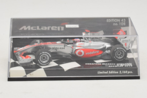 Vodafone McLaren Mercedes MP4-25 J. Button F1 Showcar 2010 Minichamps 1:43 530104371 Metal - imagen 5 de 5