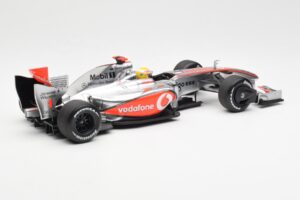 McLaren MP4-24 #1 L. Hamilton 2009 Dealer Edition Minichamps 1:18 503091801 Metal - imagen 2 de 6