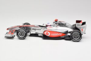 McLaren MP4-25 Vodafone #1 J. Button F1 2010 Minichamps 1:18 530101871-R1 Metal - imagen 3 de 7