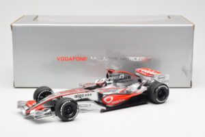McLaren MP4-22 Mercedes #1 F. Alonso Presentation Valencia 2007 Minichamps 1:18 538071871 Metal - imagen 6 de 6