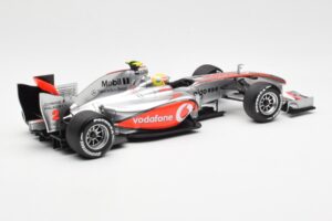 Vodafone McLaren Mercedes MP4-25 #3 L. Hamilton F1 Showcar 2010 Minichamps 1:18 530101872 Metal - imagen 2 de 6