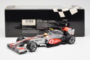 Vodafone McLaren Mercedes MP4-25 #3 L. Hamilton F1 Showcar 2010 Minichamps 1:18 530101872 Metal - imagen 6 de 6