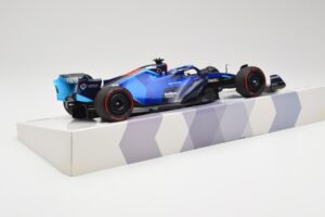 Williams FW44 Mercedes #23 A. Albon Bahrain GP 2022 Case Edition Minichamps 1:18 147220123 Resina - imagen 3 de 7
