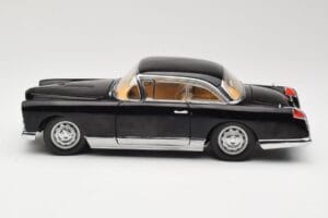 Facel Vega HK500 Negro Sun Star 1:18 3751 Metal - imagen 4 de 8