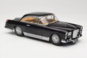 Facel Vega HK500 Negro Sun Star 1:18 3751 Metal - imagen 6 de 8