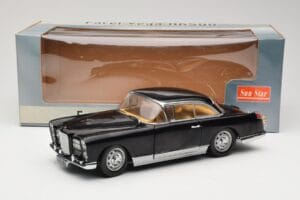 Facel Vega HK500 Negro Sun Star 1:18 3751 Metal - imagen 8 de 8