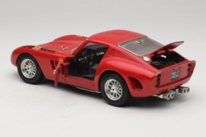 Ferrari 250 GTO Rojo Bburago 1:18 B003 Metal - imagen 5 de 8